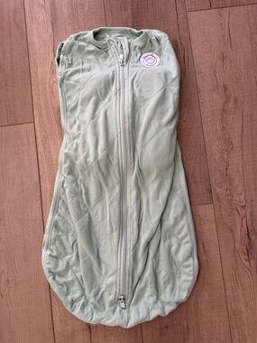 Dreamy Green Infant Swaddle/ Sleep Sack with Front Zipper